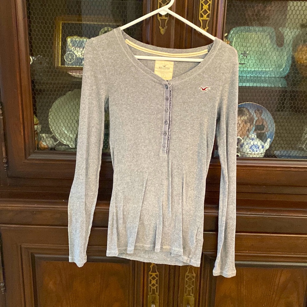 Women’s Hollister gray long sleeve shirt